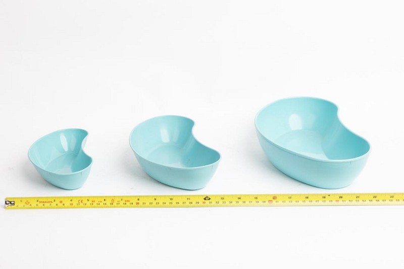 Kidney Dish Blue Plastic Large (priced individually)